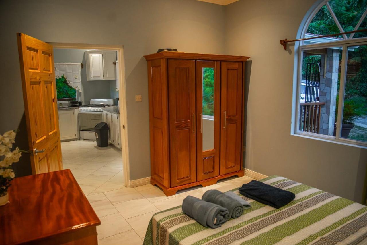 Majestic Ridge Villas Soufriere Exterior photo